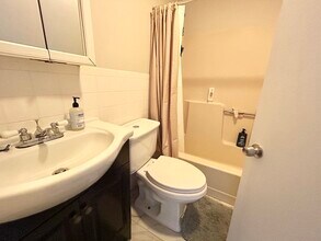 92 Hammond St in Boston, MA - Building Photo - Building Photo