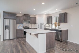 17502 NW 10th Ct in Ridgefield, WA - Foto de edificio - Building Photo