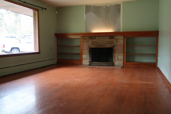 3044 Kalamazoo Ave SE in Grand Rapids, MI - Building Photo - Building Photo