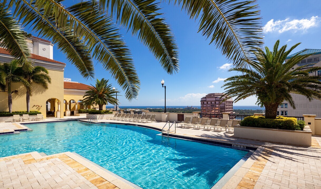 801 S Olive Ave, Unit 1415 in West Palm Beach, FL - Building Photo