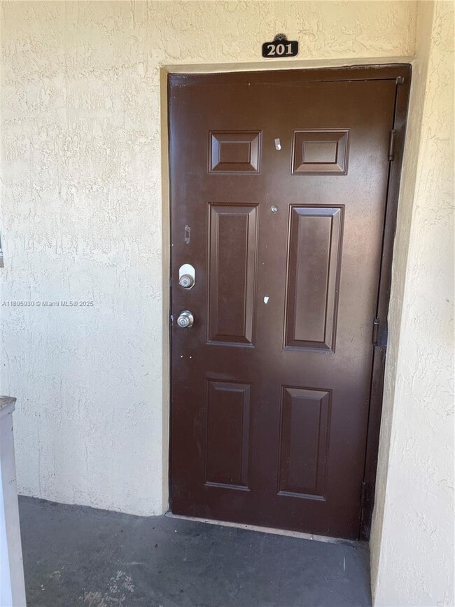 2835 SE 16th Ave in Homestead, FL - Foto de edificio - Building Photo