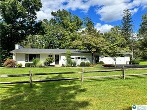 2667 Washington Ln in Bethlehem, PA - Building Photo - Building Photo