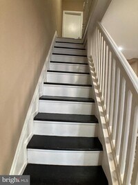 207 E Cambria St photo'