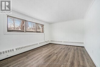 2295-2295 Baseline Rd in Ottawa, ON - Building Photo - Building Photo