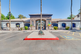 Sterling Point Apartments in Phoenix, AZ - Building Photo - Building Photo