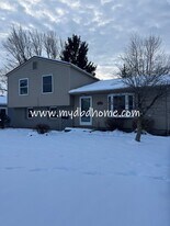 1350 Bethany Ln in Fort Wayne, IN - Building Photo