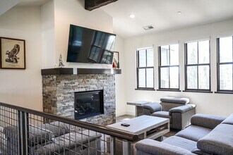 1382 Timber Creek Rd in Mammoth Lakes, CA - Building Photo - Building Photo