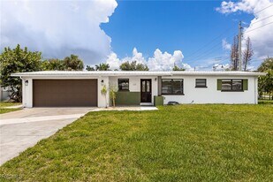 1575 Grace Ave in Ft. Myers, FL - Building Photo