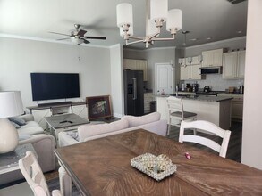 302 Cashes Dr in Lilburn, GA - Building Photo - Building Photo