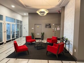 930 Wayne Ave, Unit 302 in Silver Spring, MD - Building Photo - Building Photo