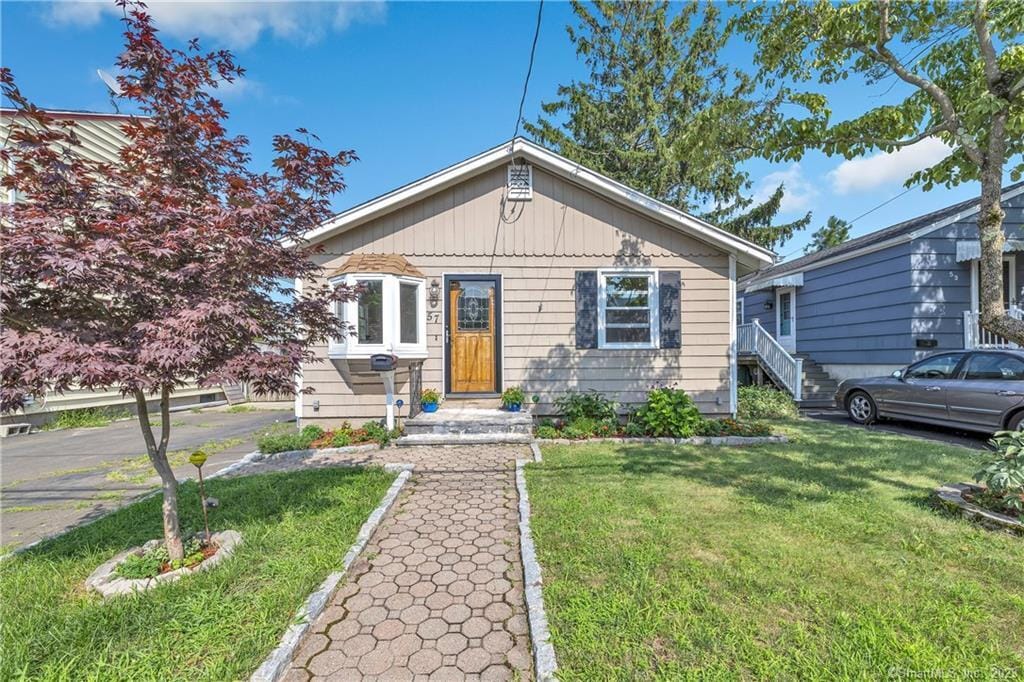 57 Coolridge Rd in Milford, CT - Building Photo