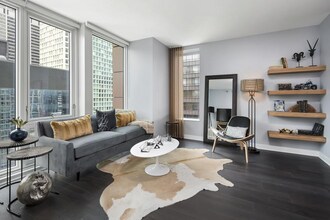 19 W Randolph St in Chicago, IL - Building Photo - Building Photo
