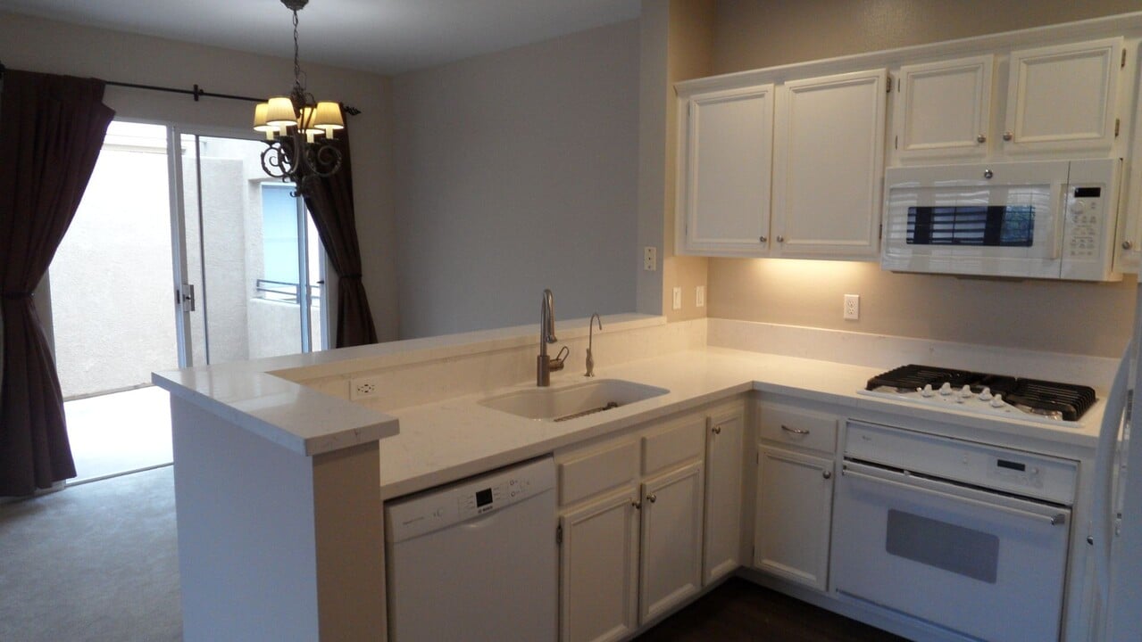 2791 N Blackburn Dr in Orange, CA - Building Photo