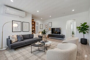 1827 N Van Ness Ave in Los Angeles, CA - Building Photo
