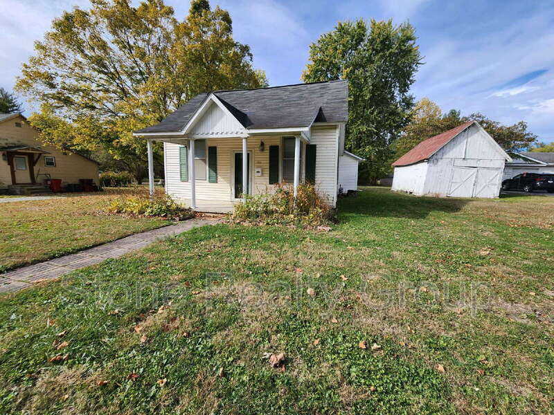 706 N Erie St in Rockville, IN - Building Photo