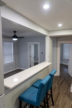 22 Chapman St, Unit Charming 2-Bedroom Apartm in Bloomfield, NJ - Foto de edificio - Building Photo