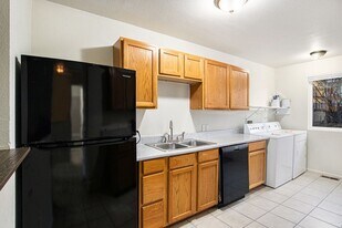 3511 W Dakota Ave in Denver, CO - Building Photo