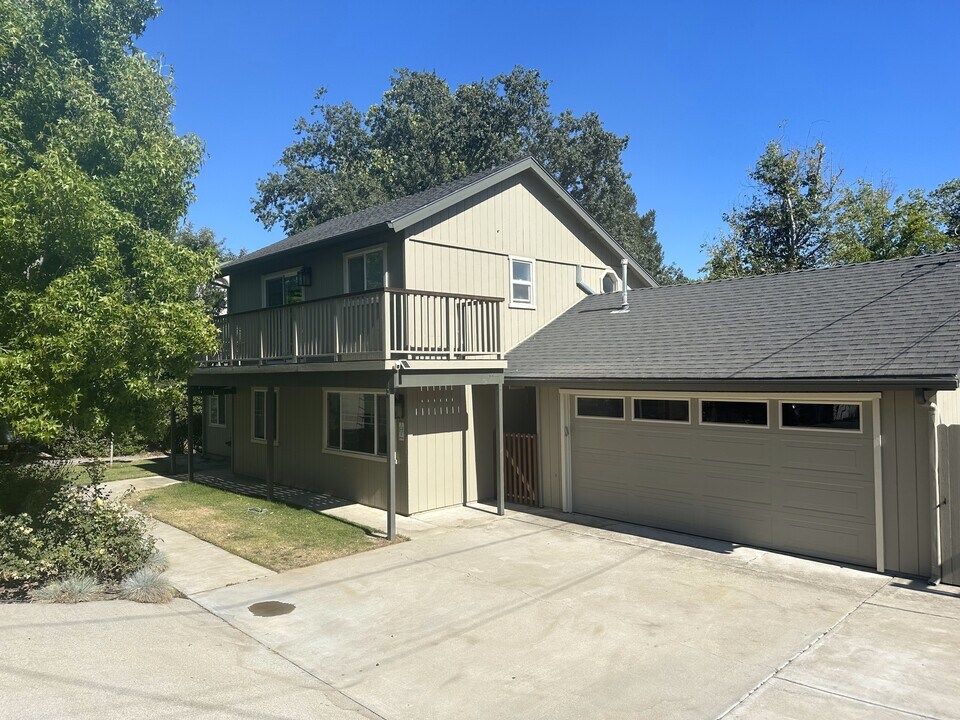 3310 Manzana St in Santa Ynez, CA - Building Photo