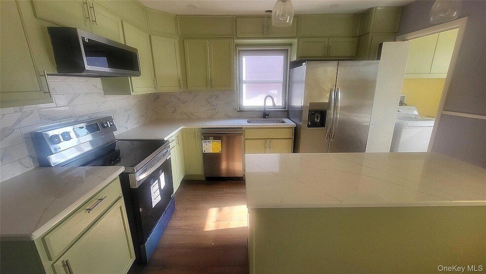 34 Manitou Ave in Poughkeepsie, NY - Building Photo