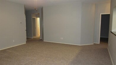 2824 Bluffstone Dr in Round Rock, TX - Building Photo - Building Photo