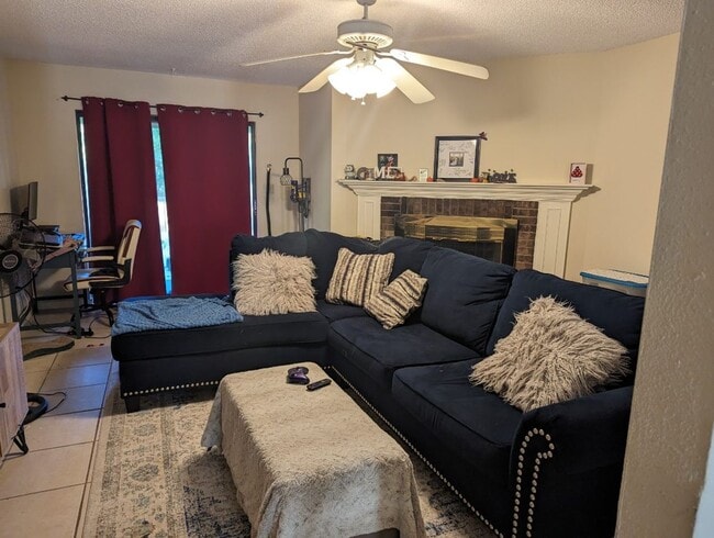 1461 Fisher Ln in Tallahassee, FL - Building Photo - Building Photo