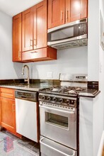 345 W 53rd St in New York, NY - Building Photo - Building Photo