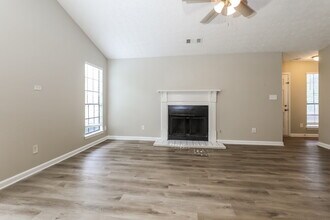 527 Brookfield Way in Jonesboro, GA - Building Photo - Building Photo