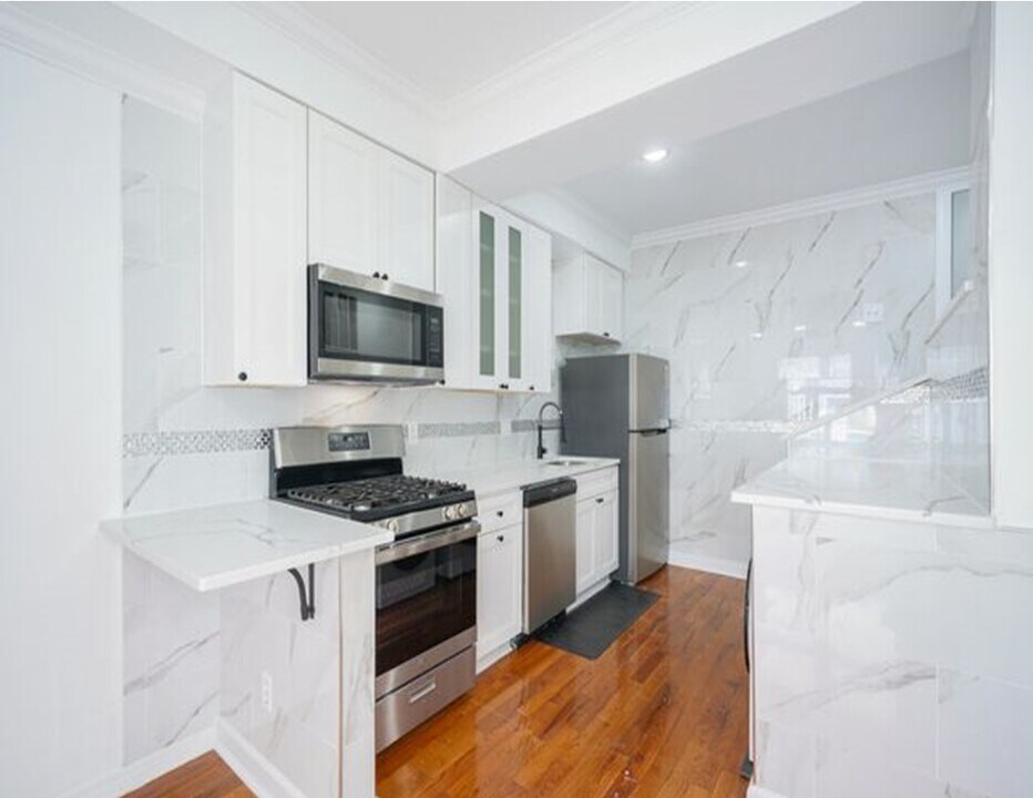 1506 Christian St in Philadelphia, PA - Building Photo
