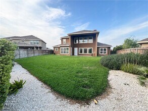 33 Ensenada Ave in McAllen, TX - Building Photo - Building Photo