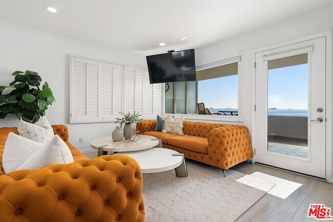 28 S 5th Pl in Long Beach, CA - Building Photo - Building Photo