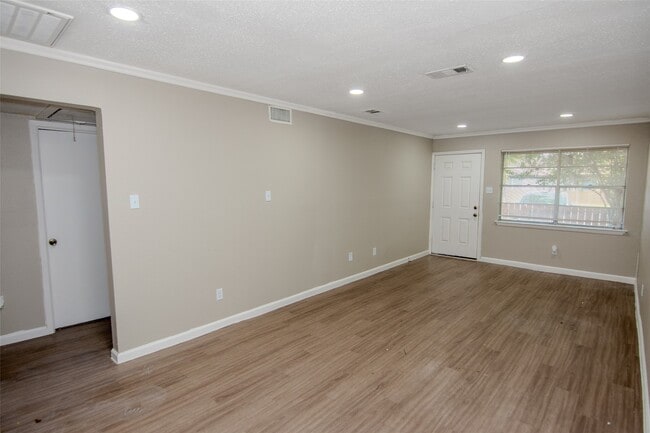 property at 1621 Northwood St