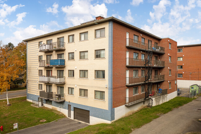 710 30E Av in Montréal, QC - Building Photo - Building Photo