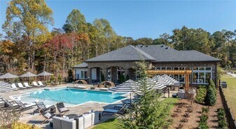 900 Mountaintop Ave in Gainesville, GA - Building Photo
