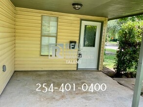 928 N 11th St in Waco, TX - Building Photo - Building Photo