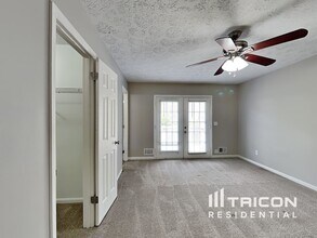 425 Monivea Ln in Roswell, GA - Building Photo - Building Photo