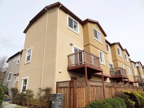 1726 Liberty Pointe Way in San Leandro, CA - Building Photo - Building Photo