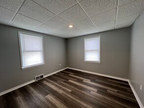 1718 Locust St in Quincy, IL - Building Photo - Building Photo