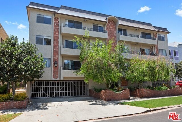 1821 S Bentley Ave-Unit -303 in Los Angeles, CA - Foto de edificio