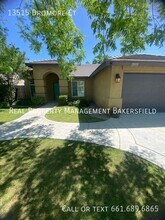 13515 Dromore Ct in Bakersfield, CA - Foto de edificio - Building Photo