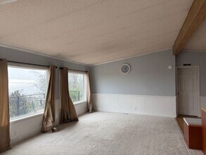596 Waterline Loop in Camano, WA - Building Photo - Building Photo