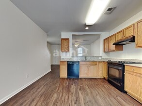 413 Verbena Ave in Summerville, SC - Foto de edificio - Building Photo