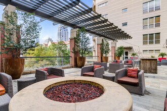 Hollings Post Oak in Houston, TX - Building Photo - Building Photo