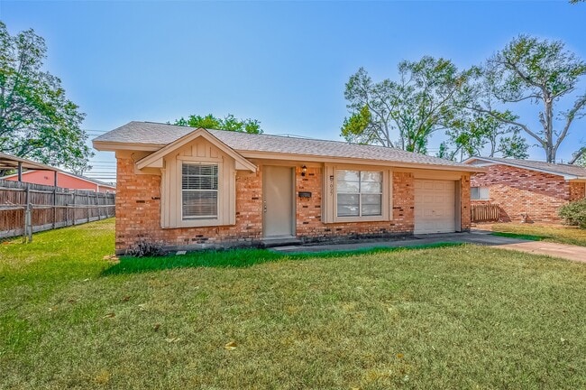 7027 Inkberry Dr in Houston, TX - Building Photo - Building Photo