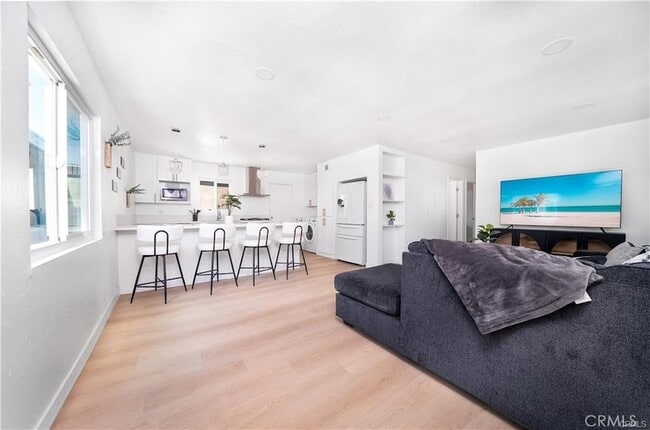 property at 1011 W Myrtle St