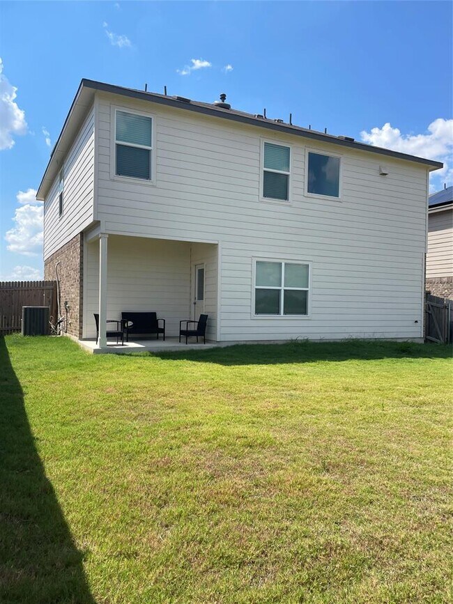 109 Seminole Dr in San Marcos, TX - Building Photo - Building Photo