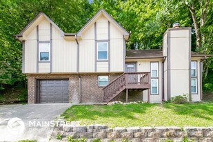 929 Edwards Lake Rd in Birmingham, AL - Building Photo