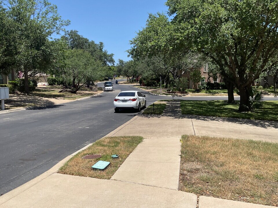 9610 Rocksprings St in San Antonio, TX - Building Photo