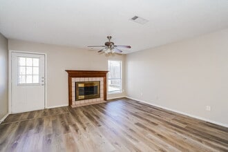 4813 Cable Dr in Fort Worth, TX - Building Photo - Building Photo