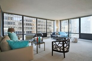 236 E Wacker Dr in Chicago, IL - Building Photo