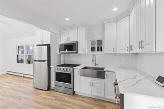 75 Wisconsin St in Long Beach, NY - Building Photo - Building Photo